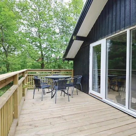 Сasa de vacaciones Three-bedroom Holiday In *