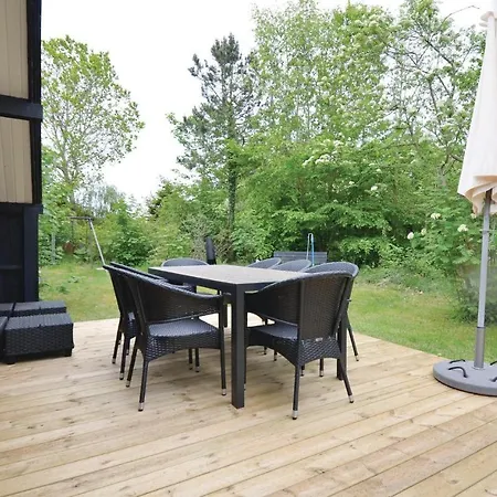 Сasa de vacaciones Three-bedroom Holiday In